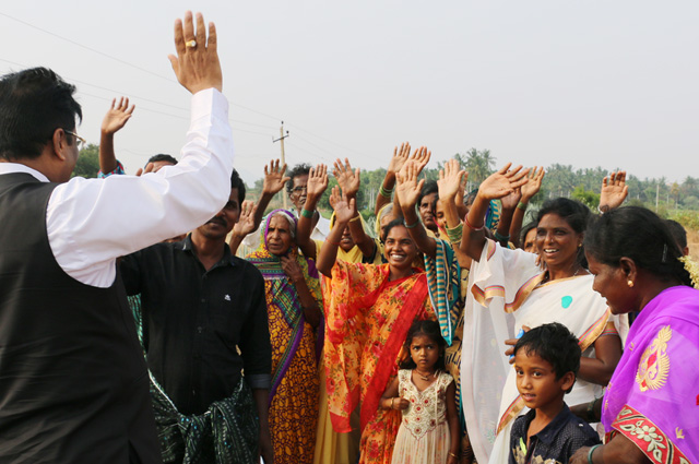 Hundreds Massed for the 2 days Mega Prayer organized by Grace Ministry at Pavagada, Tumkur. The Pavagada Prayer Meetings was a great blessing to the hundreds who gathered. 